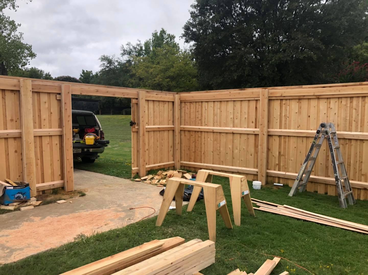 Residential fence build